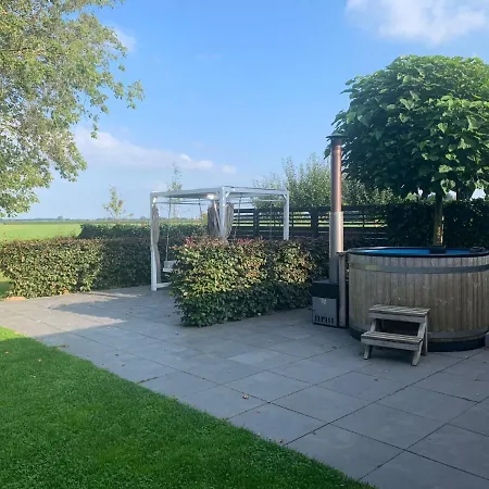 Tranquil Group Retreat In Nature