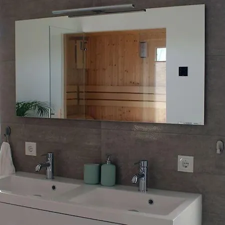 Luxury In With Sauna Megchelen