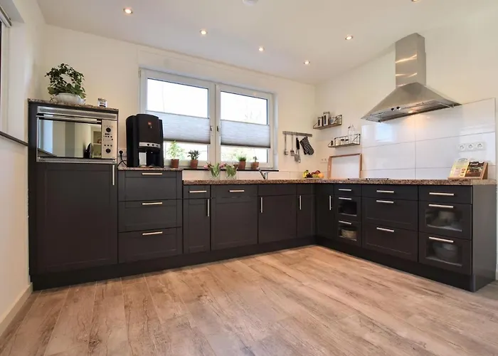 Tranquil Group Retreat In Nature ヴィラ Megchelen