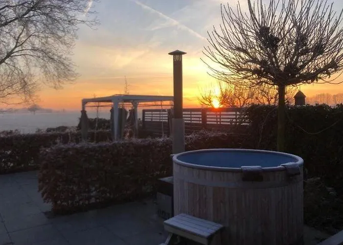 Tranquil Group Retreat In Nature