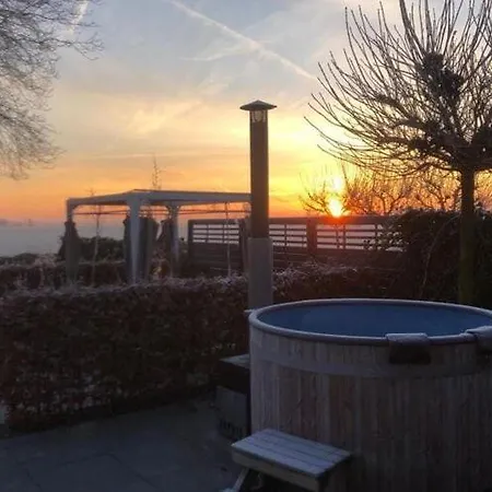 Tranquil Group Retreat In Nature