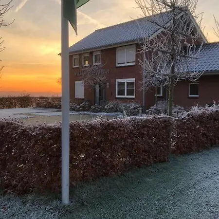 Tranquil Group Retreat In Nature *