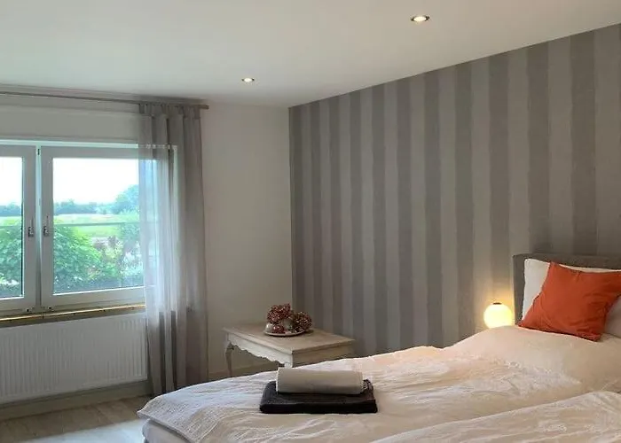 Tranquil Group Retreat In Nature *