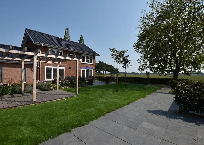 Tranquil Group Retreat In Nature